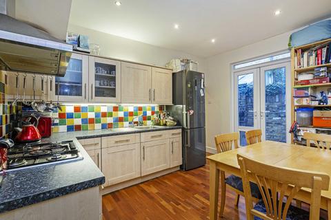 2 bedroom flat for sale, Wandsworth Bridge Road, Fulham, London, SW6