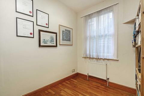 2 bedroom flat for sale, Wandsworth Bridge Road, Fulham, London, SW6