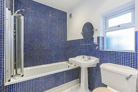 2 bedroom flat for sale, Wandsworth Bridge Road, Fulham, London, SW6