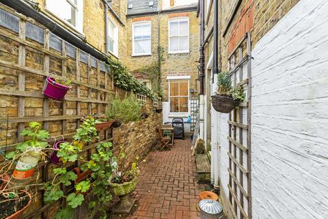 224 Wandsworth Bridge Road, London, SW6 2UE