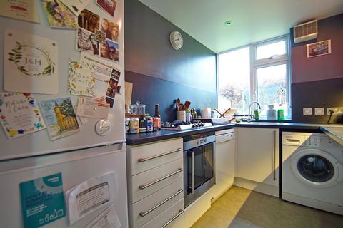 2 bedroom flat to rent, Westover Rise, Bristol BS9