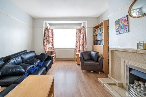 6 Park Drive, London, W3 8NA