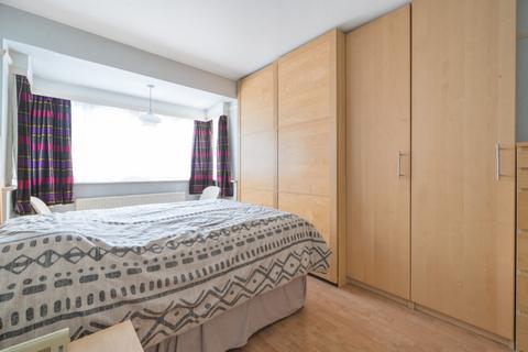 6 Park Drive, London, W3 8NA