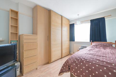 6 Park Drive, London, W3 8NA