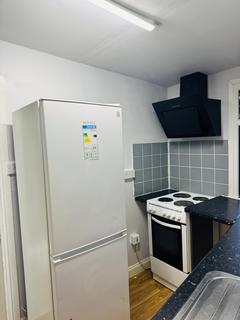 1 bedroom in a flat share to rent, Georgian Court, Wembley HA9