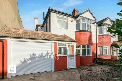 3 bedroom semi-detached house to rent, Courtney Road, Croydon CR0