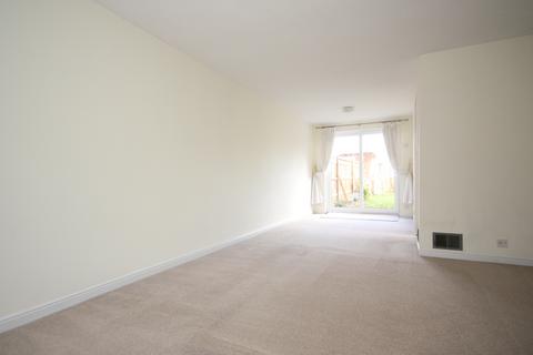 3 bedroom terraced house to rent, Woking GU21