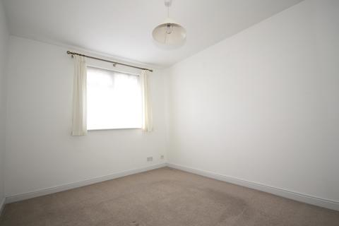 3 bedroom terraced house to rent, Woking GU21