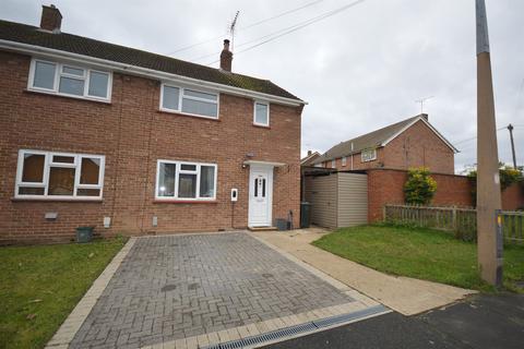 2 bedroom semi-detached house for sale, Chaucer Crescent, Braintree, CM7