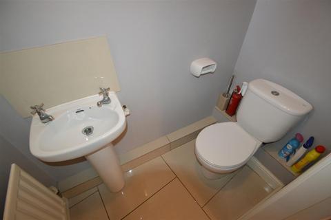 4 bedroom house to rent, Drayton Street, Manchester M15