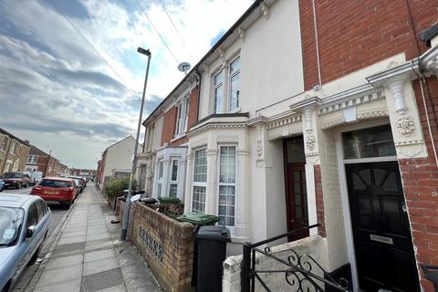 4 bedroom terraced house to rent, Wheatstone Road