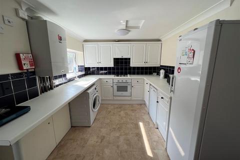 4 bedroom terraced house to rent, Wheatstone Road