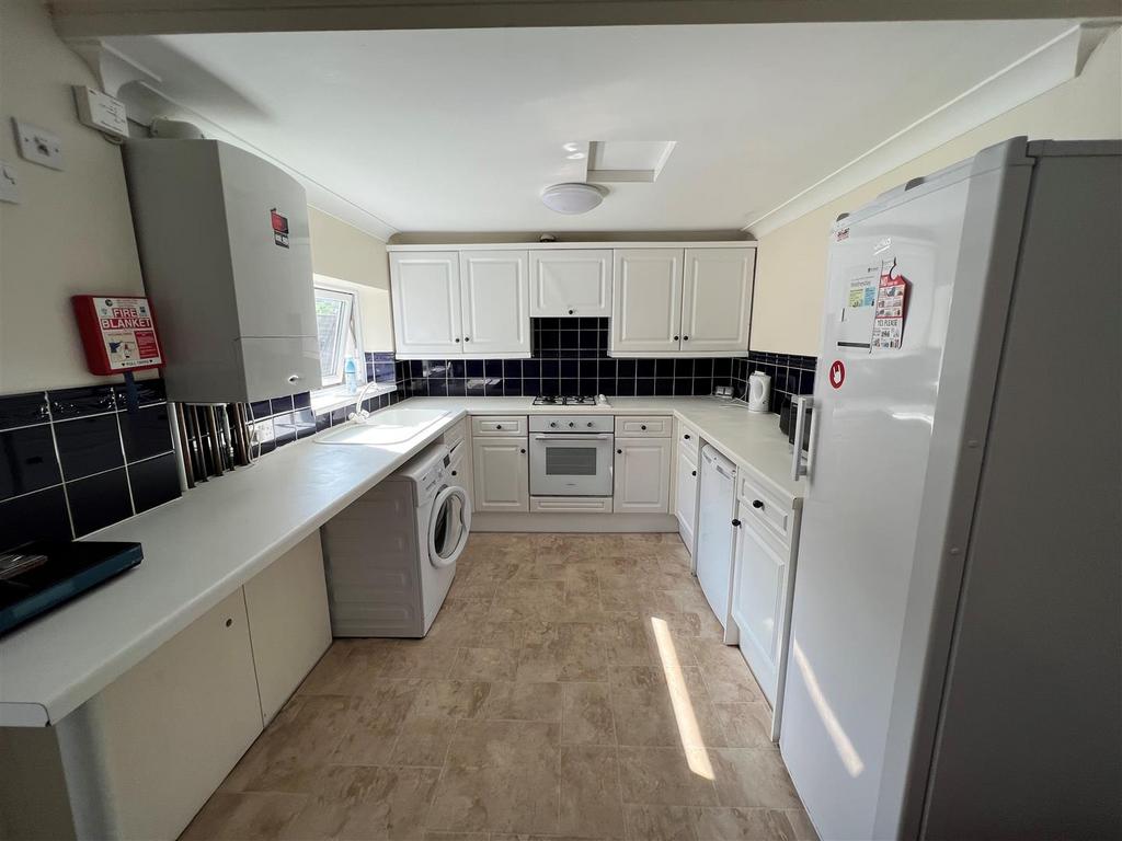 23 wheatstone - kitchen.jpg