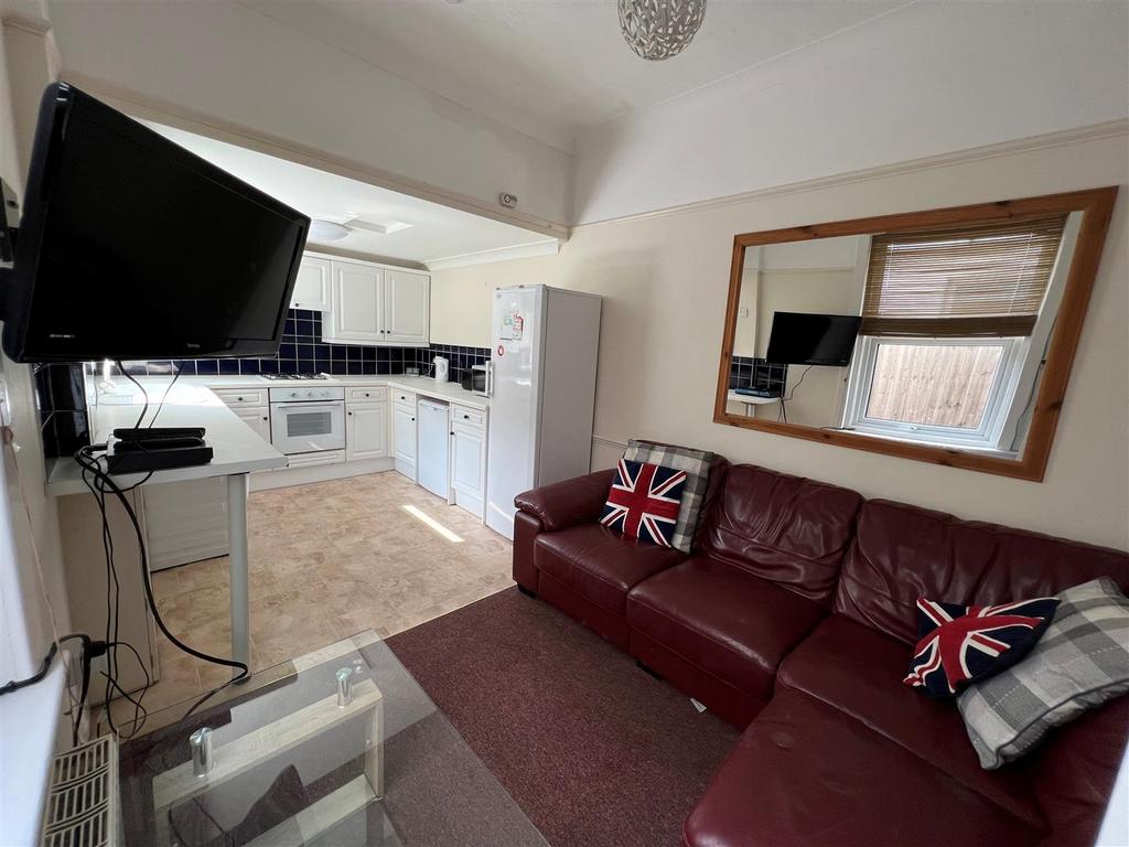 23 wheatstone - lounge.jpg