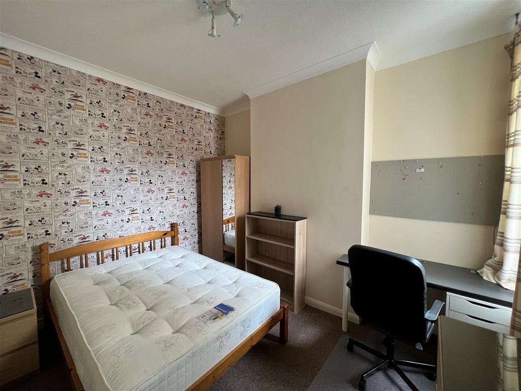 23 wheatstone - bed 2.jpg