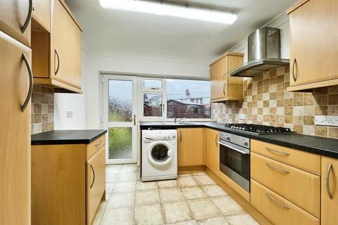 3 bedroom terraced house for sale, County Road South, Hull, HU5 5LX