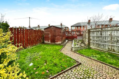 3 bedroom terraced house for sale, County Road South, Hull, HU5 5LX