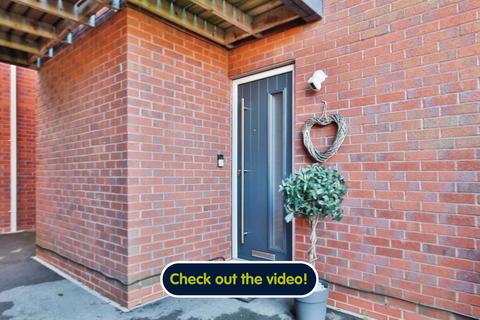 3 bedroom semi-detached house for sale, Kielder Way, Kingswood, Hull, East Riding of Yorkshire, HU7 3BP