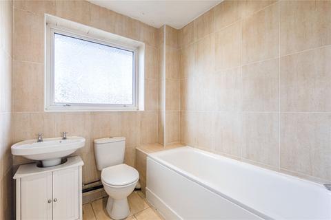 7 Barton Close, Addlestone, KT15 1JE