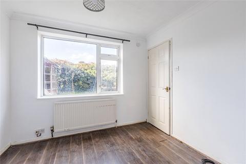 7 Barton Close, Addlestone, KT15 1JE