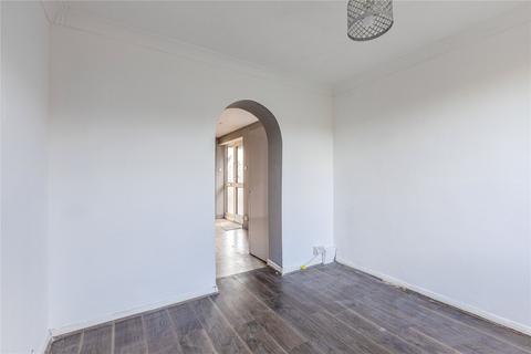 7 Barton Close, Addlestone, KT15 1JE