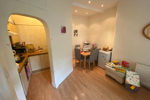 1 bedroom flat to rent, Gibson Terrace, Fountainbridge, Edinburgh, EH11