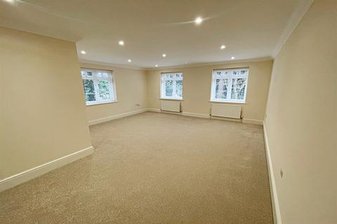 2 bedroom flat to rent, Bournemouth