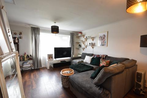 2 bedroom maisonette for sale, Salfords, Surrey, RH1