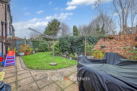 4 bedroom semi-detached house for sale, Hillview Avenue, Hornchurch, RM11