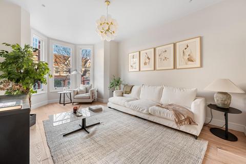 5 bedroom end of terrace house for sale, Holmbury View, London, E5