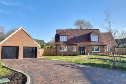 4 bedroom detached house for sale, Tenterden Road, Appledore