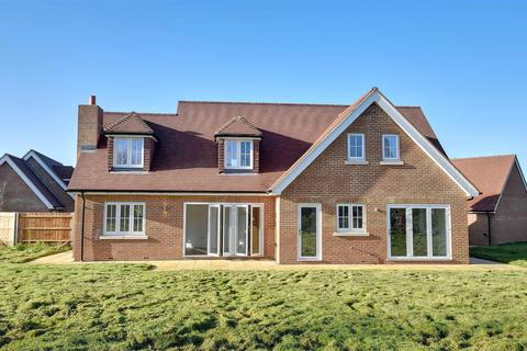 4 bedroom detached house for sale, Tenterden Road, Appledore