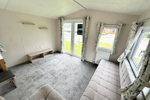 2 bedroom static caravan for sale, Carnforth Lancashire