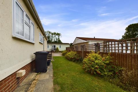 2 bedroom park home for sale, Danesbury Park Road, Welwyn, Hertfordshire, AL6