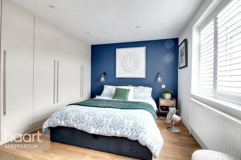 4 Ash Road, Shepperton, TW17 0DN