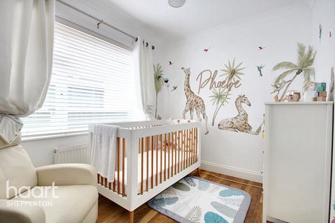 4 Ash Road, Shepperton, TW17 0DN