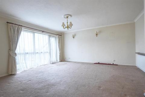 2 bedroom flat for sale, White Hill Drive, Bexhill