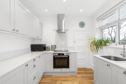 8 Mill Vale, Bromley, BR2 0EW