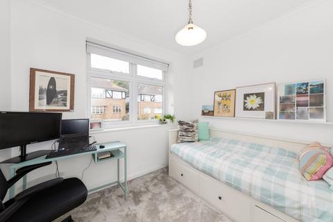 8 Mill Vale, Bromley, BR2 0EW