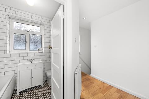 8 Mill Vale, Bromley, BR2 0EW