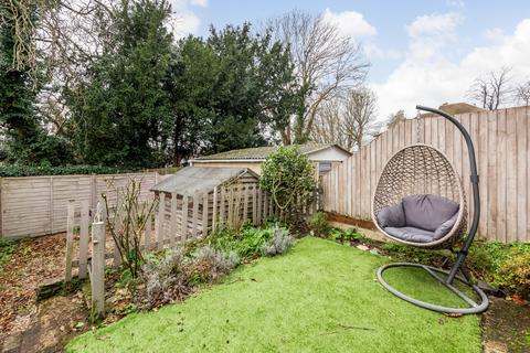 8 Mill Vale, Bromley, BR2 0EW