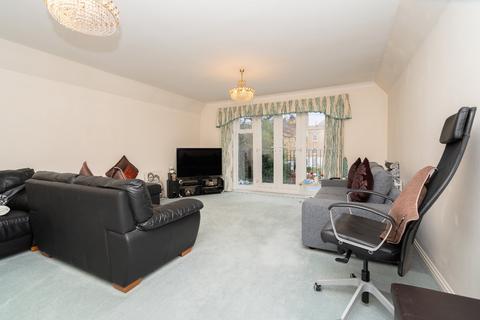 2 bedroom apartment for sale, Eastbury Avenue, Northwood, Hertfordshire, HA6