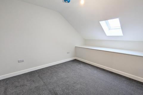 2 bedroom maisonette to rent, College Street, Irthlingborough, NN9