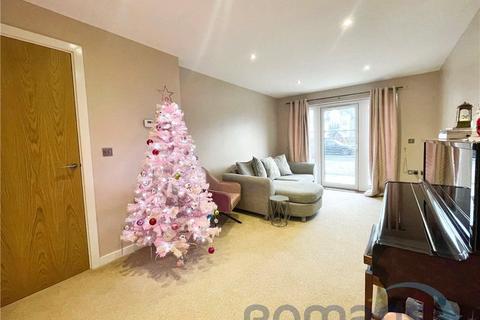 2 bedroom apartment for sale, Waggoners Walk, Aldershot, Hampshire