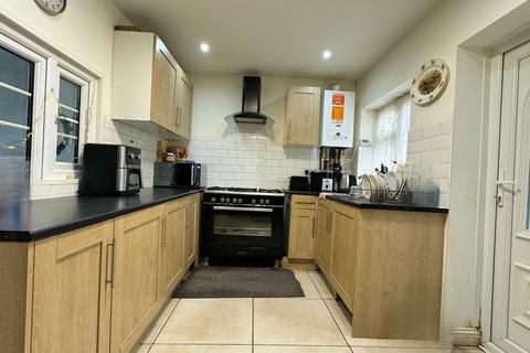 3 bedroom terraced house for sale, Beaumont Road, Slough, Berkshire, SL2