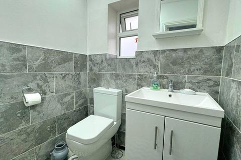 56 Beaumont Road, Slough, SL2 1NG