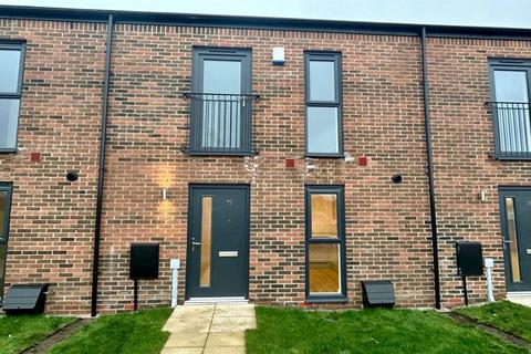 3 bedroom terraced house to rent, Furlong Way, Castle Irwell M6