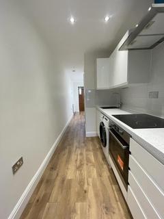 Studio to rent, College Hill Road, Harrow HA3