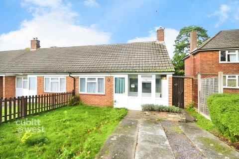 1 bedroom semi-detached bungalow to rent, Poplar Road Leatherhead KT22