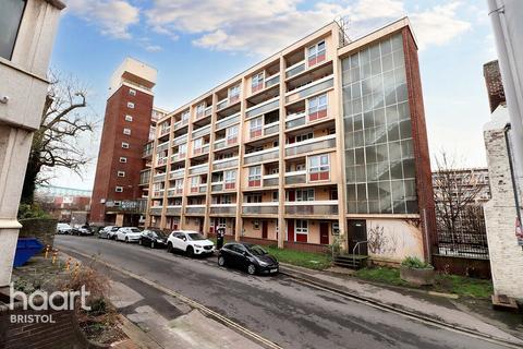 3 bedroom maisonette for sale, Guinea Street, Bristol